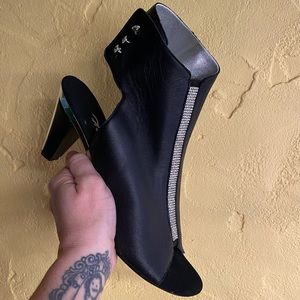 Onex black & silver tux bootie sandals